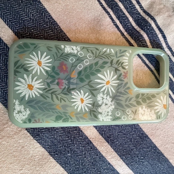 Sage Green iPhone 15 ProMax Case with Vintage Daisy Design - Picture 1 of 2